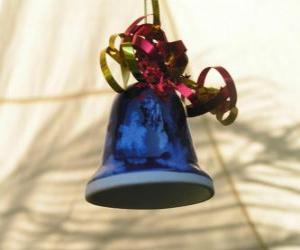 пазл Рождественские колокола украшены луком